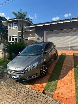 FORD FOCUS 2.0 TITANIUM PLUS FASTBACK 16V FLEX 4P POWERSHIFT